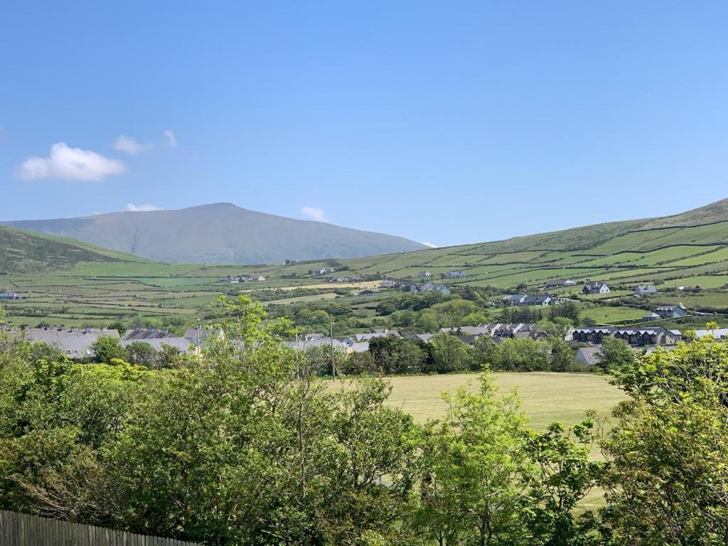 Wonderful Coastal Home In Dingle Town Exteriör bild