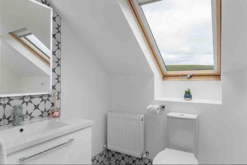 Wonderful Coastal Home In Dingle Town Exteriör bild